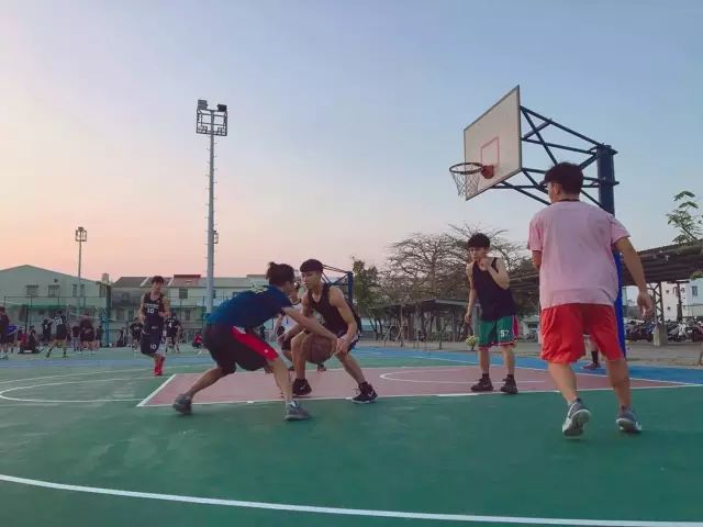 篮球左手运球突破训练,左手不会运球如何突破