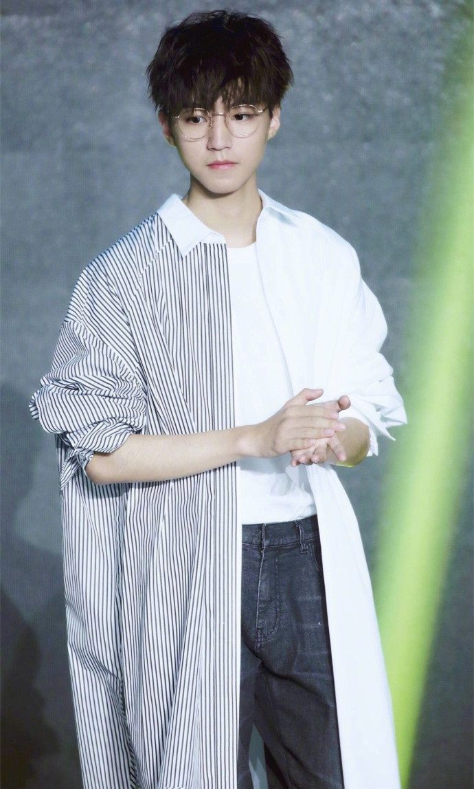 王俊凯奔跑吧青春,王俊凯奔跑照片