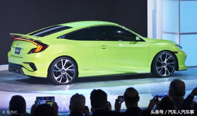 本田思域19款220turbo手动劲动版,本田思域1.5t豪华版落地多少钱