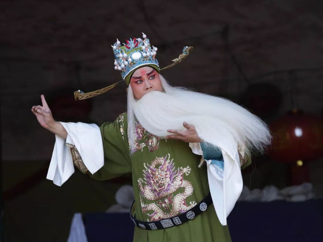 画家的画夹：李小可后背上的份量