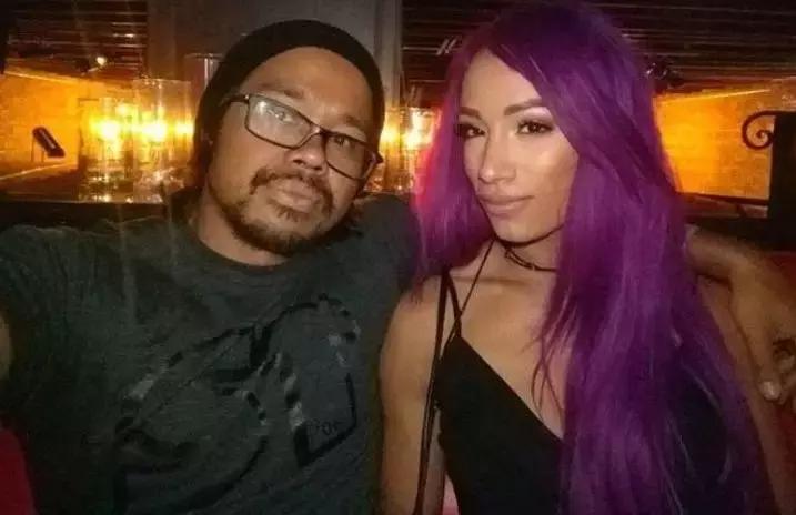 罗曼雷恩斯穿捍卫者防弹衣,wwe罗曼高光时刻