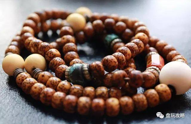 星月菩提干手盘好还是汗手盘好呢,紫金鼠和星月菩提哪个更值得盘玩