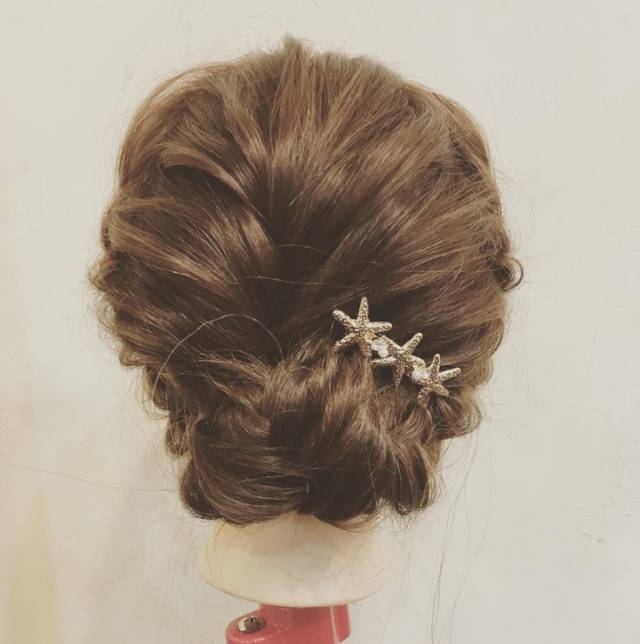 头发少怎么弄才好看,头发怎么扎好看教程