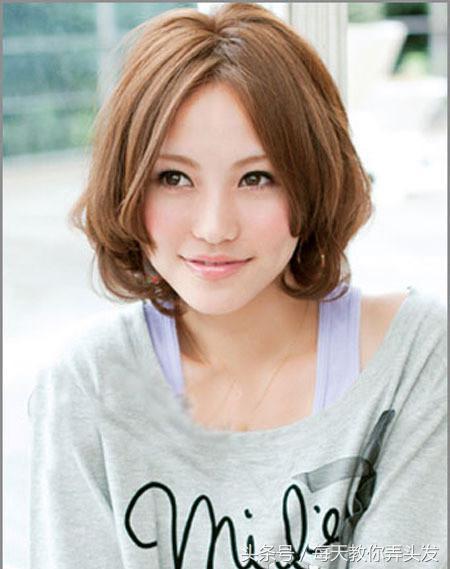圆脸短发型中年女2020流行发型,脸型瘦中年女士短发发型气质