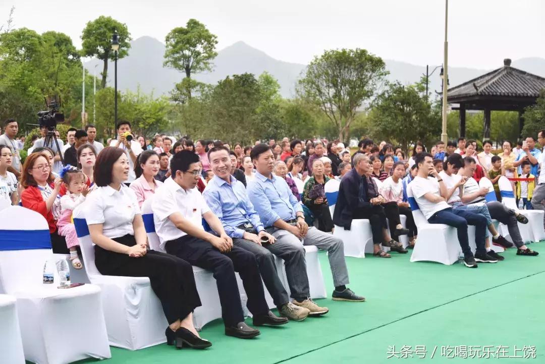 足球宝贝和雷诺,足球宝贝vs篮球宝贝