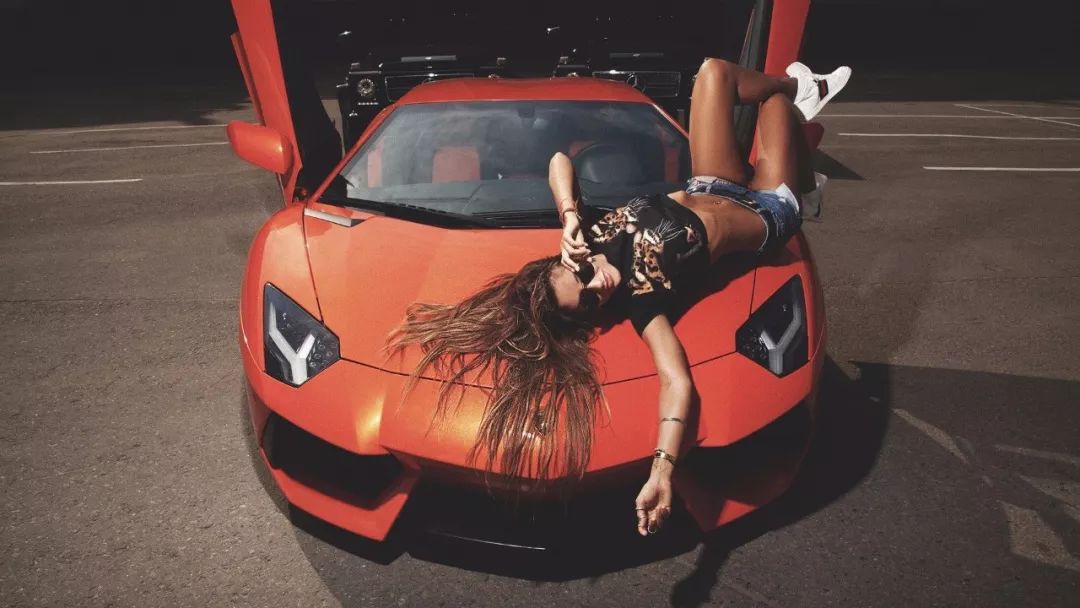 加速2.9秒的拖拉机，一脚油门一个鸡腿，一天租金一辆捷达