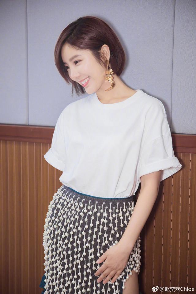 16岁赚钱养家，24岁凭一剧囊获20亿票房，今胖到毁三观了？