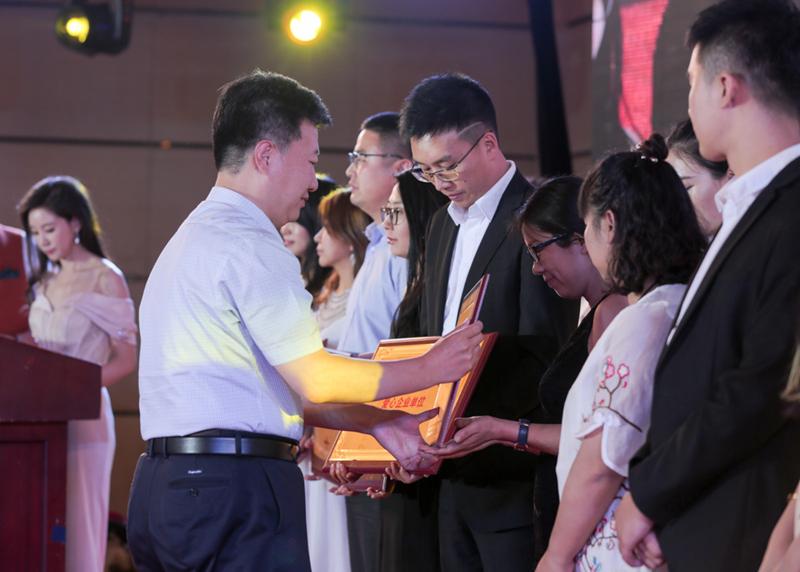 “梦想因您而伟大”慈善盛典在济南举办筹募善款近200万元