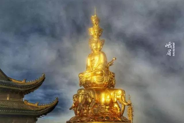 带着女生去峨眉山,带着女友穷游