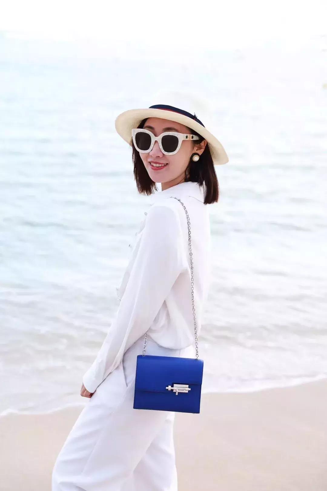 她们买了不少包，但天天背的还是这几个