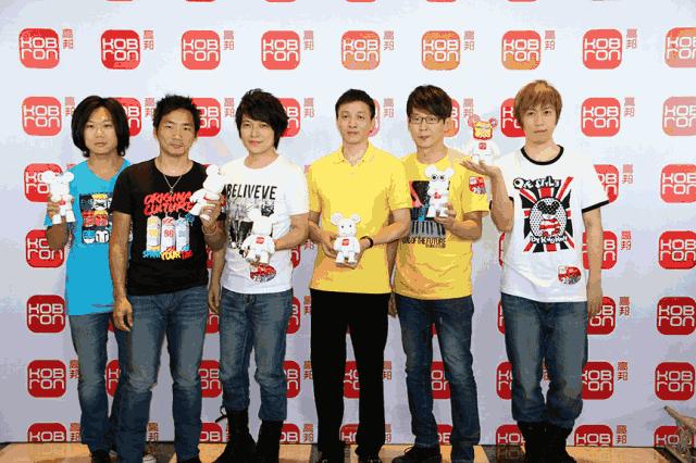 人气王吴卓羲携全城独家世界杯版潮熊Qee空降天汇广场igc!