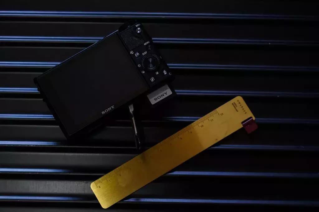 这就是最好的口袋机索尼黑卡RX100M6首发评测