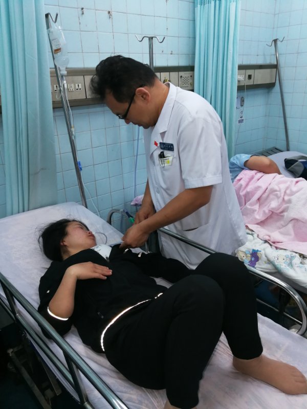 急诊科医生不是治病的是救命的,急诊是救命的不是看病的