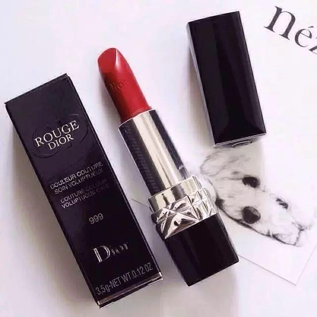 每个女人都缺少一支口红,每个女人的包包里都缺一支口红