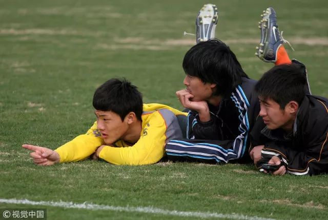 这就是优秀门将的基本功,21岁打中单