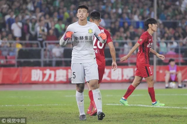 这就是优秀门将的基本功,21岁练门将晚吗