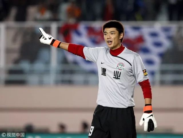 这就是优秀门将的基本功,21岁练门将晚吗