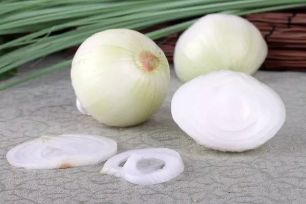 洋葱为什么被称为蔬菜王后,洋葱为什么是蔬菜皇后