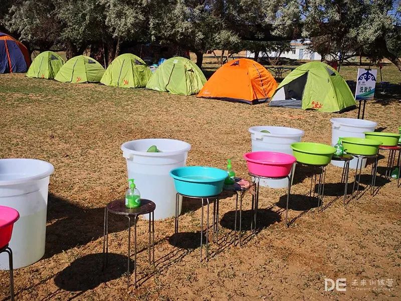 108名5年级孩子沙漠特训与一所体制内学校的破壳——红英小学