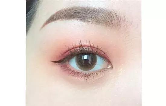 眼影画法新手易学日常妆,新手眼影画法教程日常妆