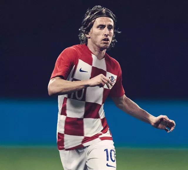 2018俄罗斯世界杯最酷的球衣,2018年俄罗斯世界杯用的足球形状