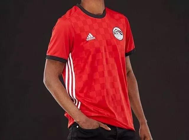 2018俄罗斯世界杯最酷的球衣,2018年俄罗斯世界杯用的足球形状