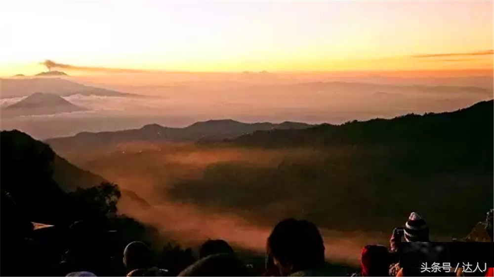 布罗莫火山要走多远,布罗莫是活火山吗