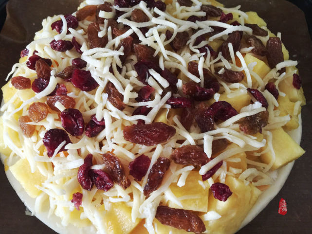 出去游玩回来就想吃的,第一次尝试水果披萨好看又好吃