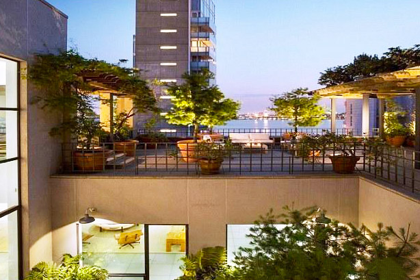 梅西与c罗车和房子,梅西和c罗豪宅