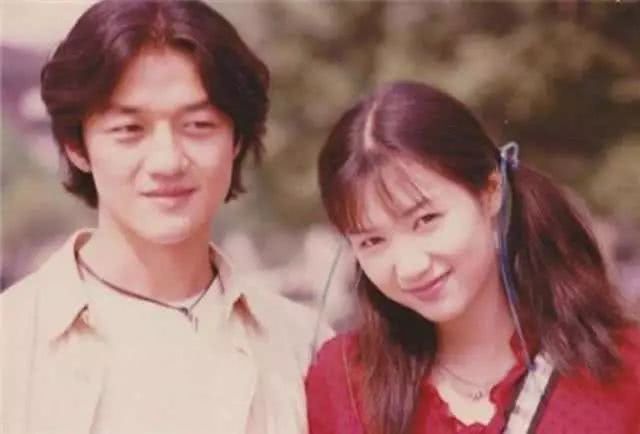 李亚鹏女儿成绩如何,李亚鹏教女儿学琴