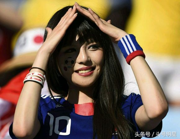 2018世界杯养眼女球迷,世界杯八强女球迷争奇斗艳