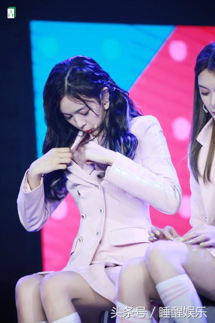 吴宣仪创造101登场,创造101吴宣仪第几期穿红衣服