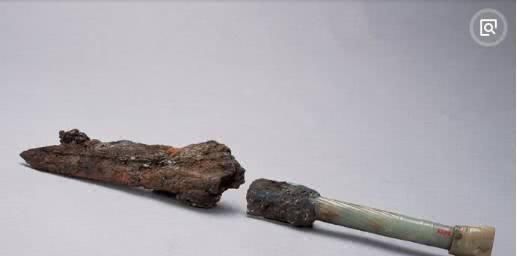 农村小伙发现一座古墓寻宝,农村小伙闯入深山发现墓