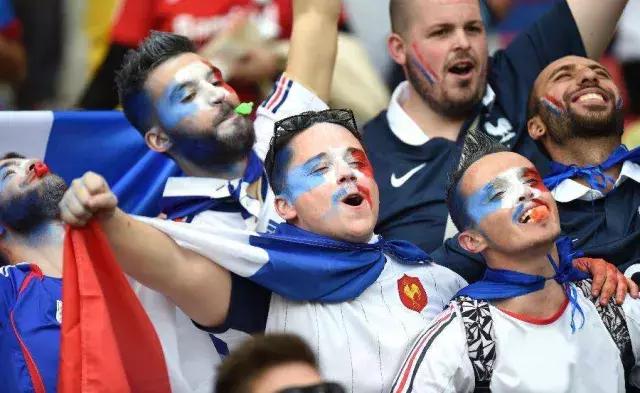 2018涓栫晫鏉紑璧涘墠鐞冨憳鍏ュ満,涓栫晫鏉簿褰╁叆鐞冩椂鍒荤敤缁樻湰灞曠ず