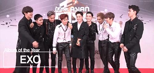 爱丽们集体抱怨买不到EXO演唱会门票，SM成功玩转饥饿营销