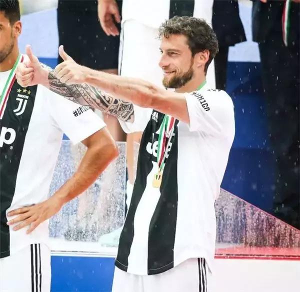 从姐弟恋到保姆上位世界杯球星背后的女人都不简单