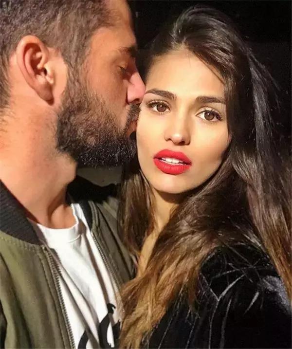 从姐弟恋到保姆上位世界杯球星背后的女人都不简单