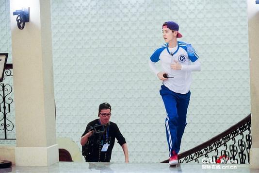 鹿晗继“足球小子”“高速公鹿”“溜冰鹿”后又新增Rap人设?