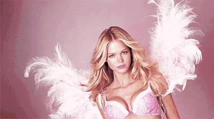 世界杯漂亮妹子镜头,世界杯意大利之夏惊艳女郎