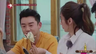 王晓晨吃饭打包大闸蟹,王晓晨喝水呕吐第几集