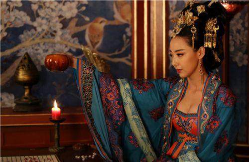 清朝灭亡后,王爷太监宫女都很惨,为何这一种职业却很吃香