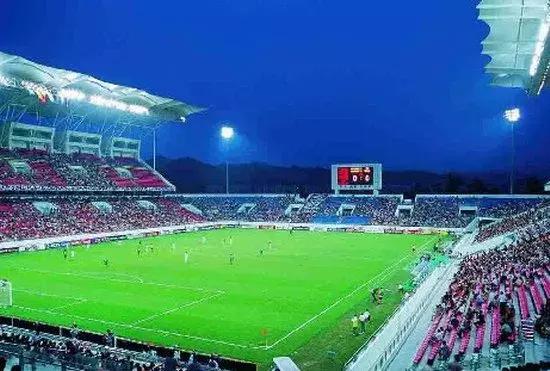 龙泉驿足球场赛事,龙泉驿足球场容量