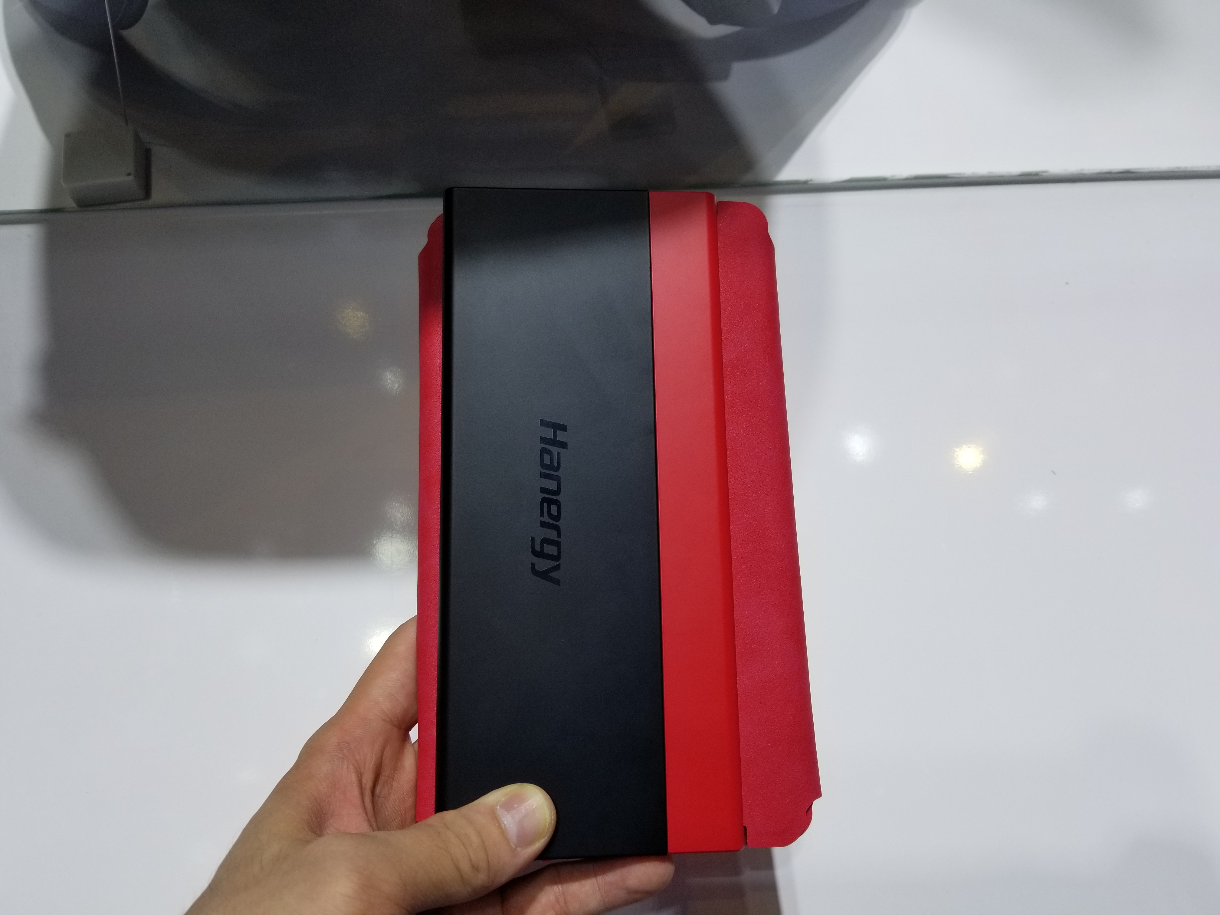 走到哪里都有电都有网的充电宝,solarcharger太阳能充电宝