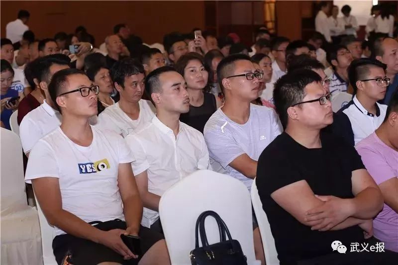 创业论坛隆重开幕,2021创业者大会现场直播交流