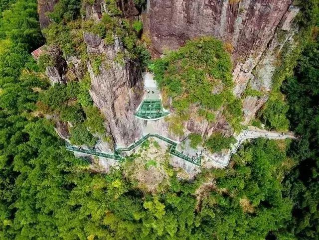 浙江湖州玻璃栈道,浙江灵溪山玻璃栈道景区