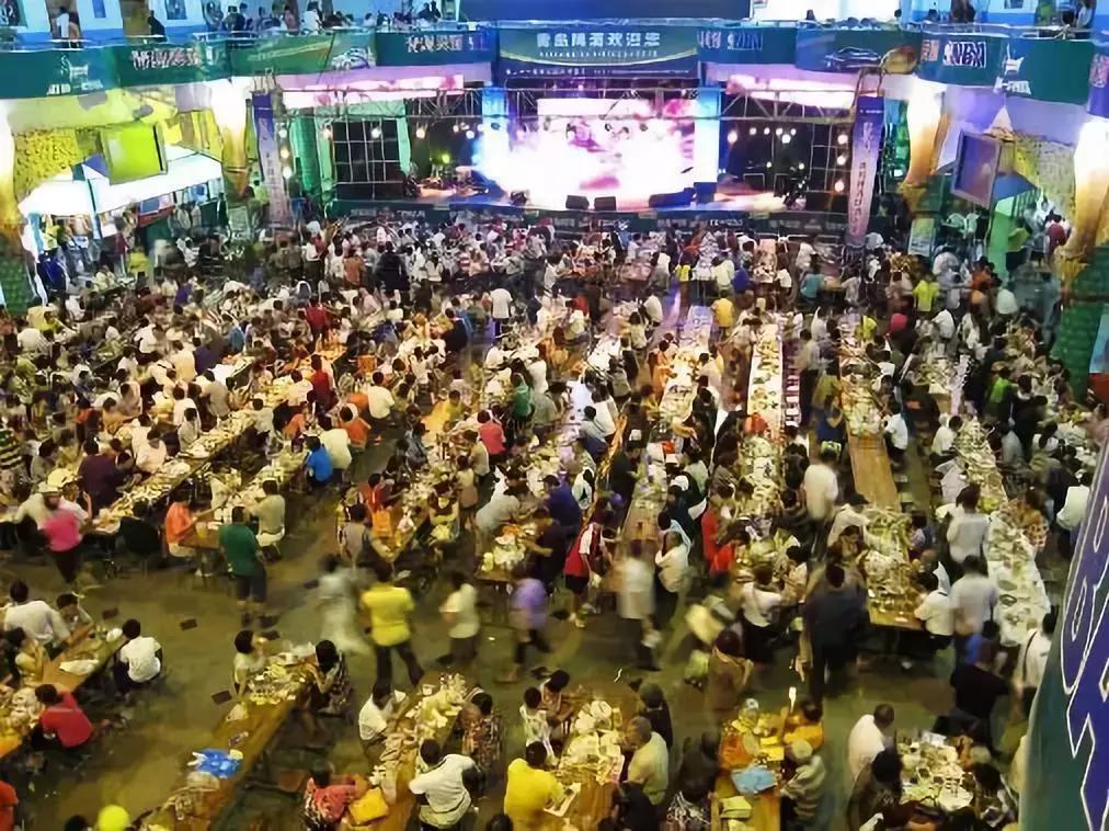 哈个啤酒玩个球！未来30天，青岛这个地方将燃炸你的胖友圈~