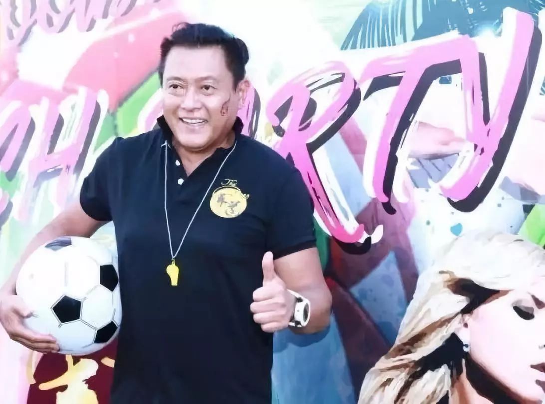 前TVB艺人香港餐厅开业本想请俄罗斯美女助阵却未能如愿