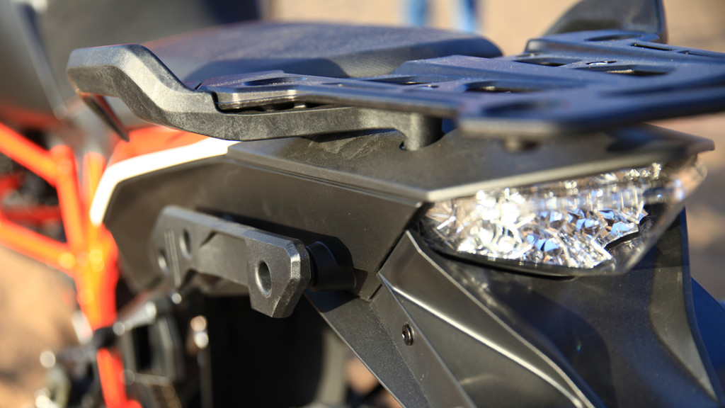 2018款ktm1290s测试,ktm1290advs版22款与23款区别