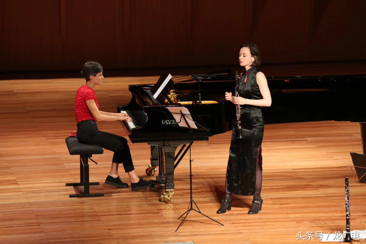 锋尚958“我在音乐这座城”专访法国单簧管手风琴组合“卡达昂斯”