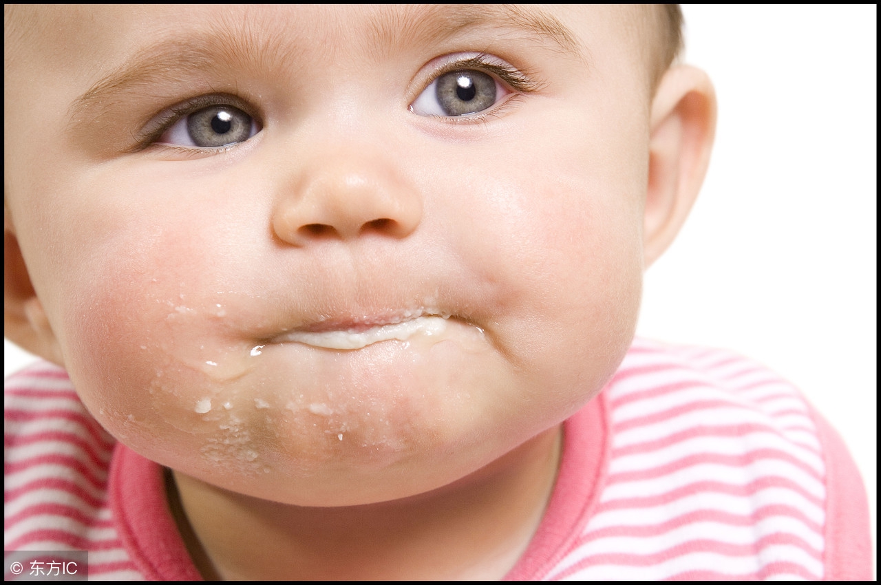 新生儿眼屎多且绿还粘眼睛怎么办,新生儿一只眼睛眼屎多黄还粘稠